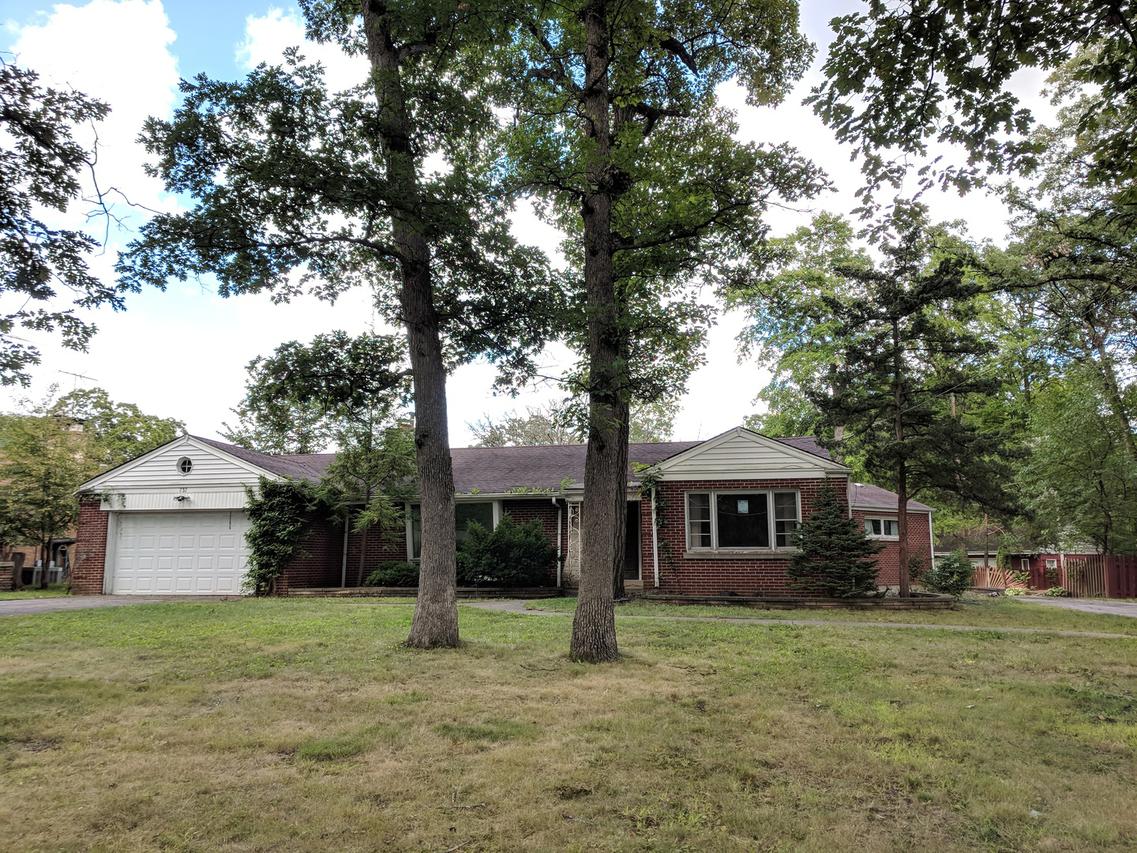 737 S Roselle Rd., Roselle, IL 60172