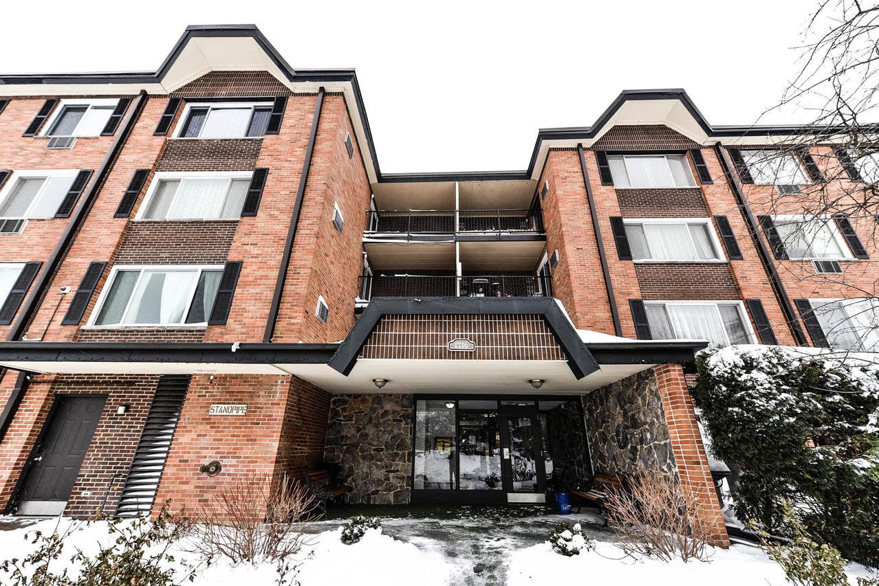 1216 S New Wilke Rd. #106, Arlington Heights, IL 60005