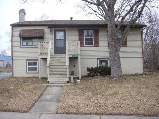 309 Cedar Ct., Streamwood, IL 60107