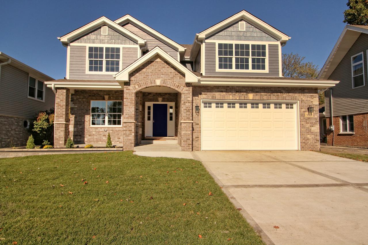 9928 Elm Circle Dr., Oak Lawn, IL 60453
