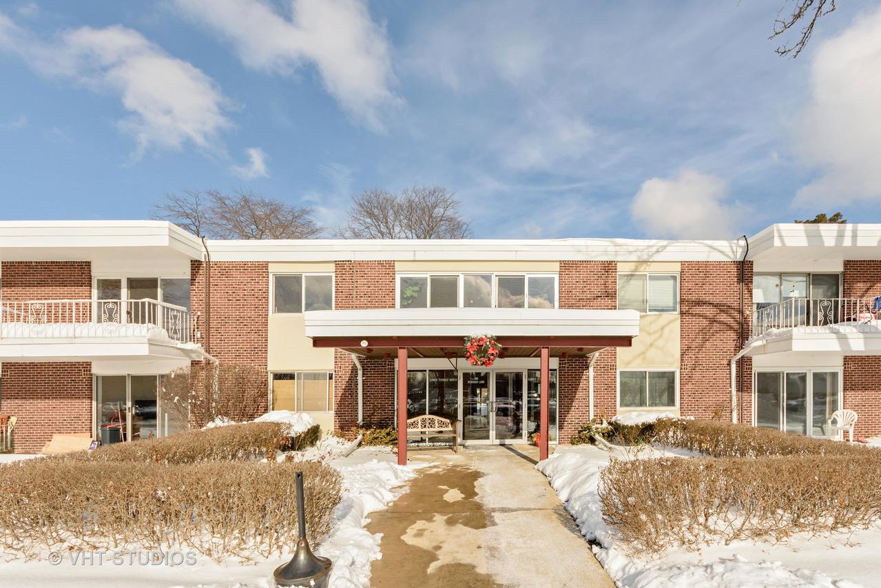 100 Deborah Ln. #A19, Wheeling, IL 60090