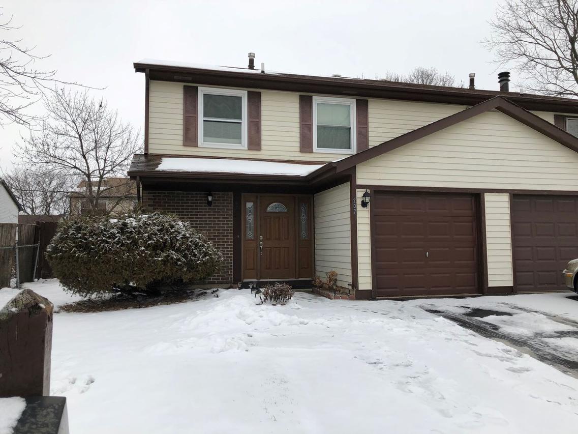 207 Coral Ct., Bolingbrook, IL 60440