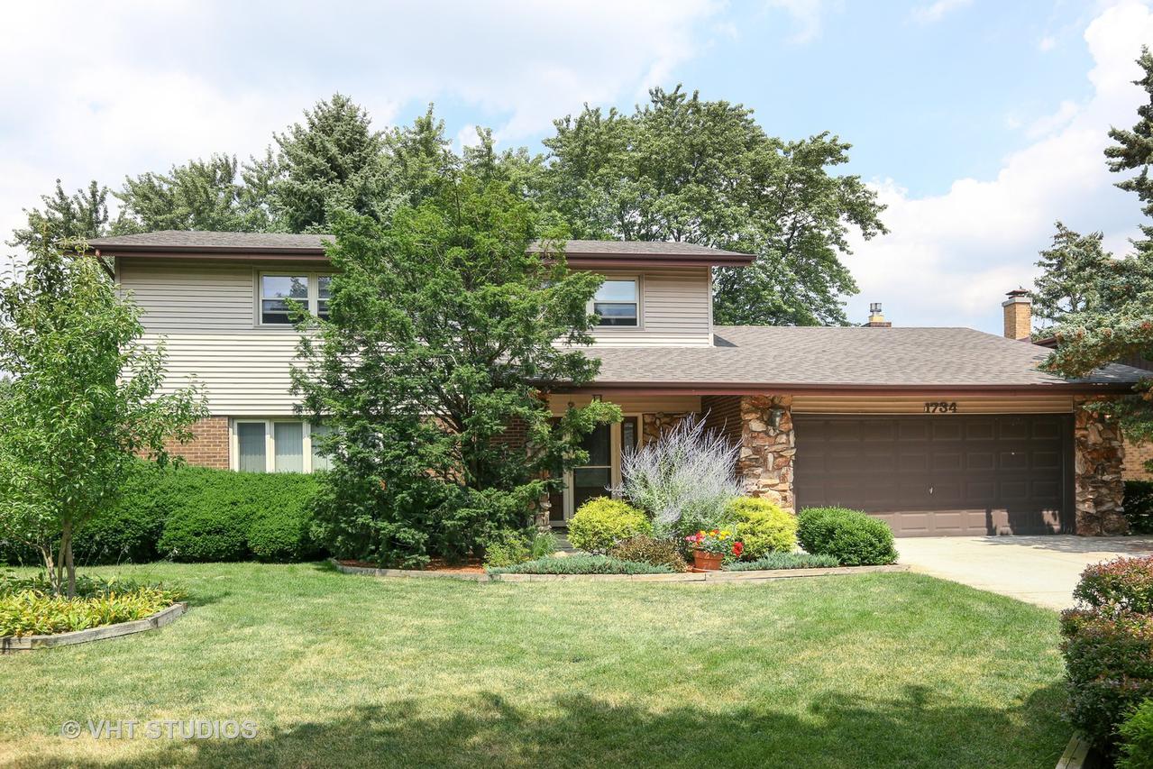 1734 Gigi Ln., Darien, IL 60561