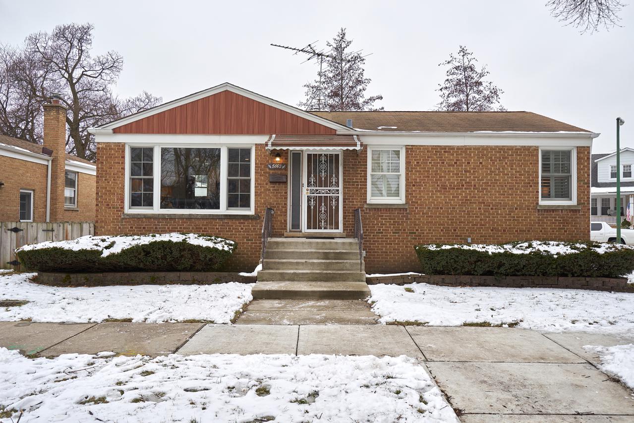 5863 W Peterson Ave., Chicago, IL 60646