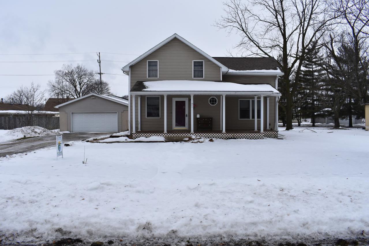 311 N State St., Gibson City, IL 60936