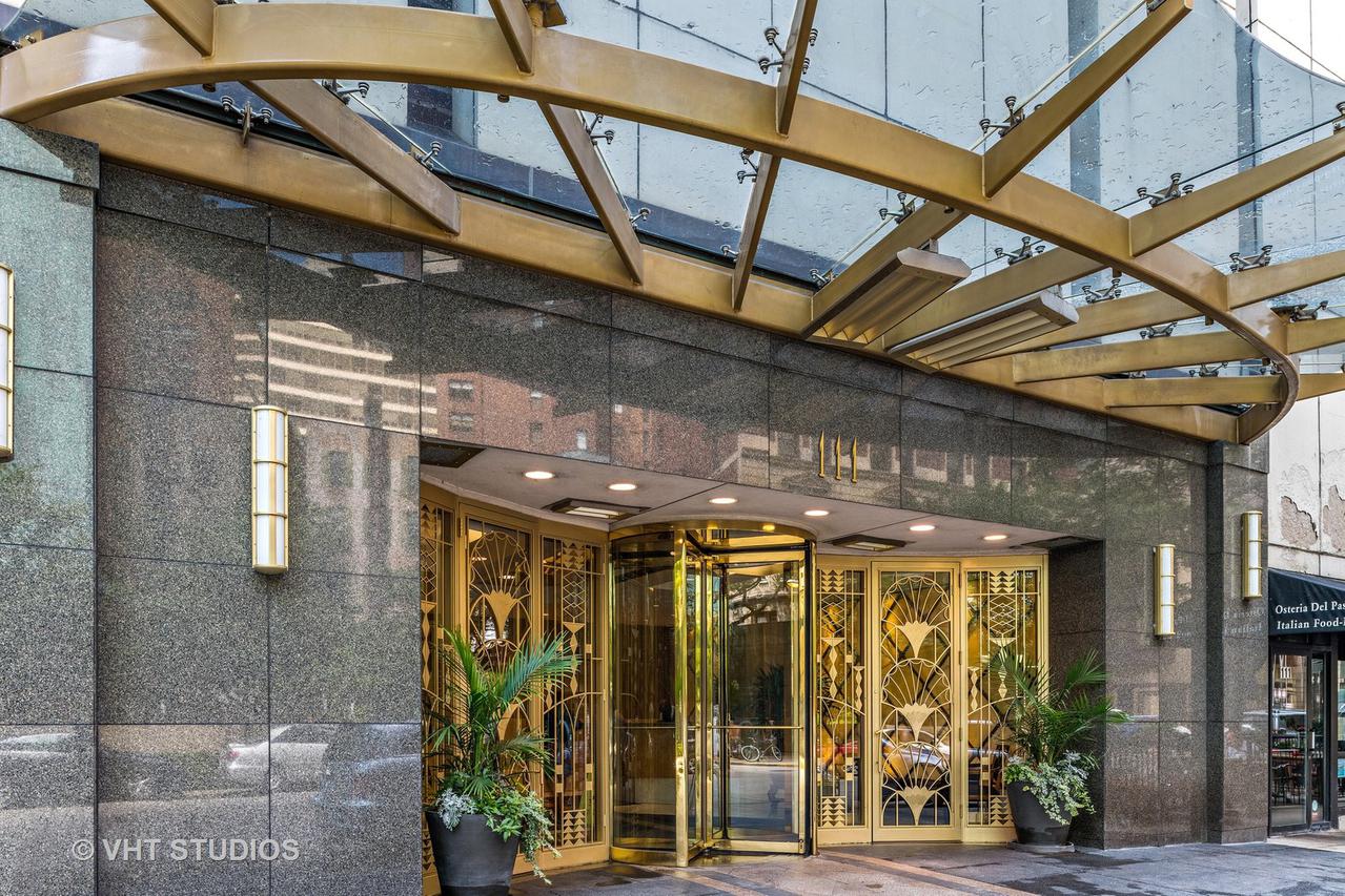 111 E Chestnut St. #17B, Chicago, IL 60611