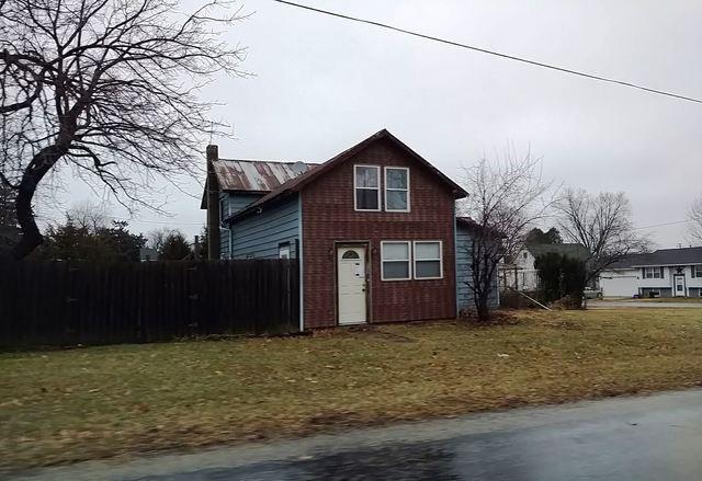 212 E Davis St., Dakota, IL 61018