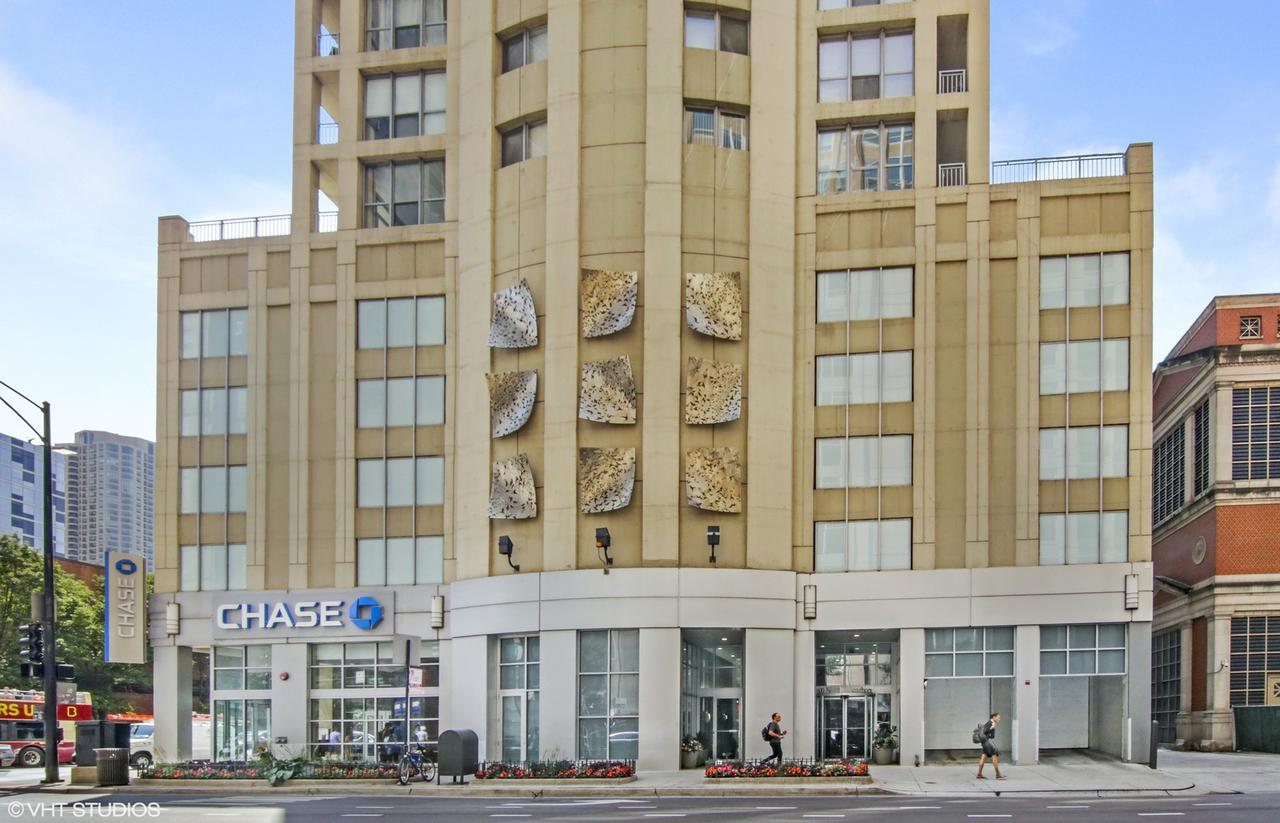600 N Dearborn St. #1010, Chicago, IL 60654
