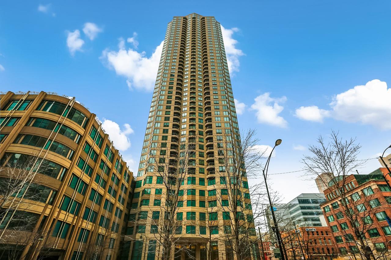 400 N Lasalle Dr. #4211, Chicago, IL 60654