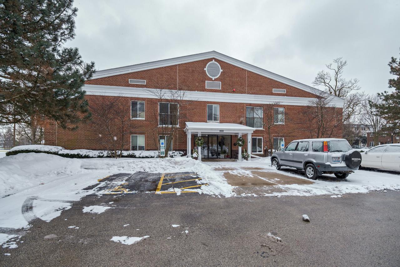 800 Ridge Rd. #208, Wilmette, IL 60091