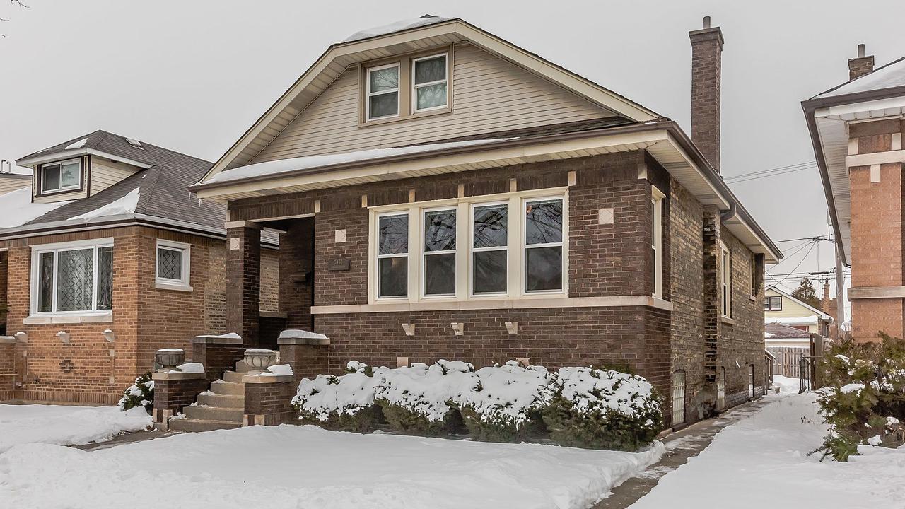 5430 W Melrose St., Chicago, IL 60641