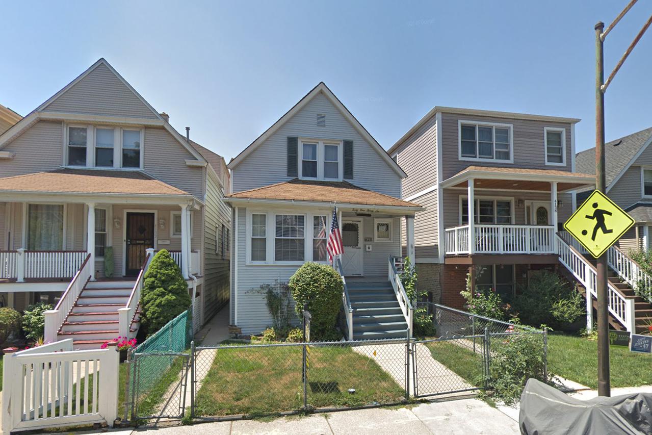 4136 N Claremont Ave., Chicago, IL 60618