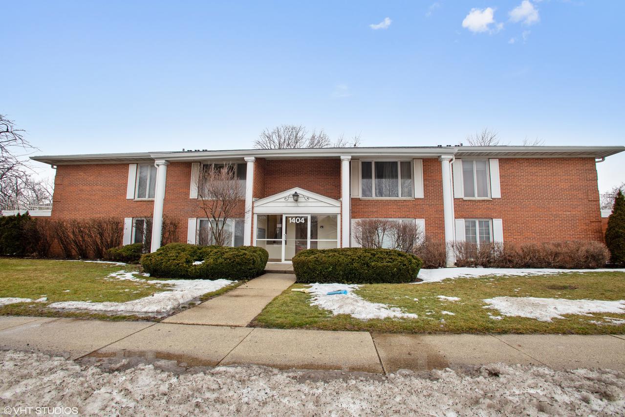 1404 S New Wilke Rd. #2B, Arlington Heights, IL 60005
