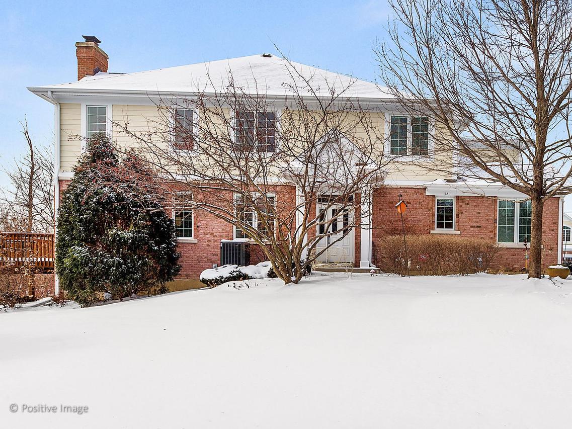 96 Waters Edge Ct., Glen Ellyn, IL 60137