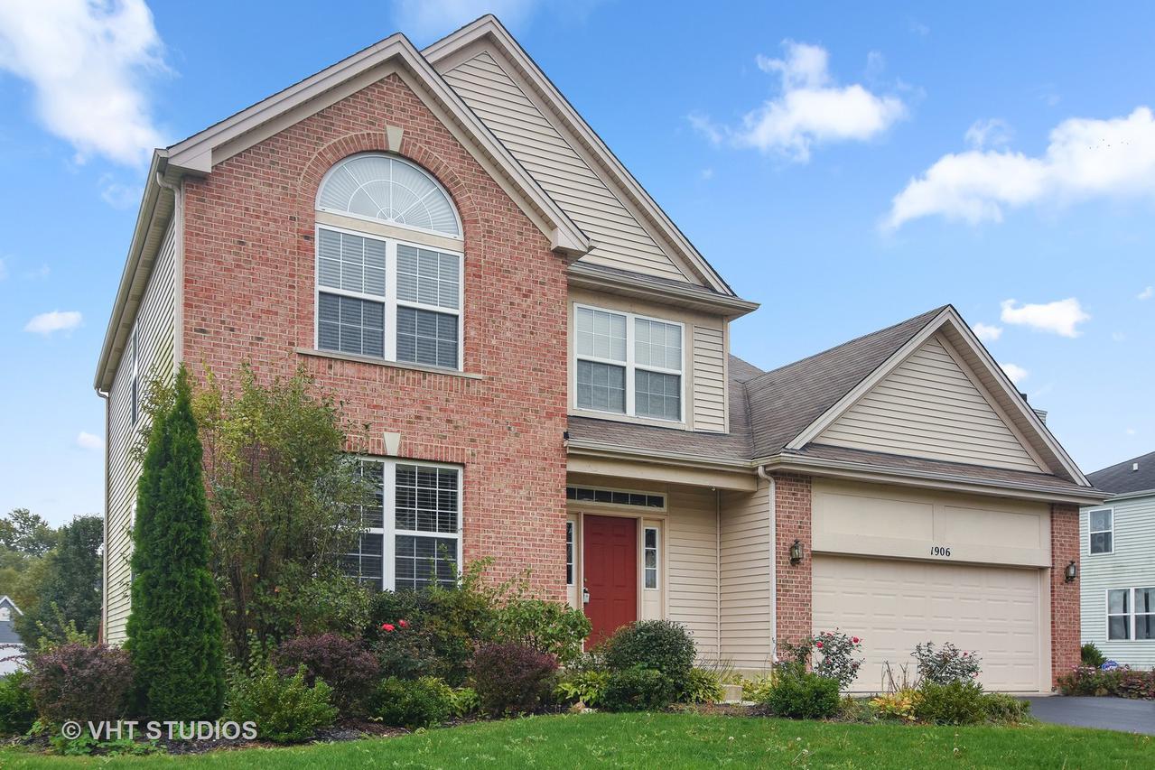 1906 Applewood Dr., Wauconda, IL 60084