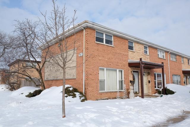217 Linn Ct. #A, North Aurora, IL 60542