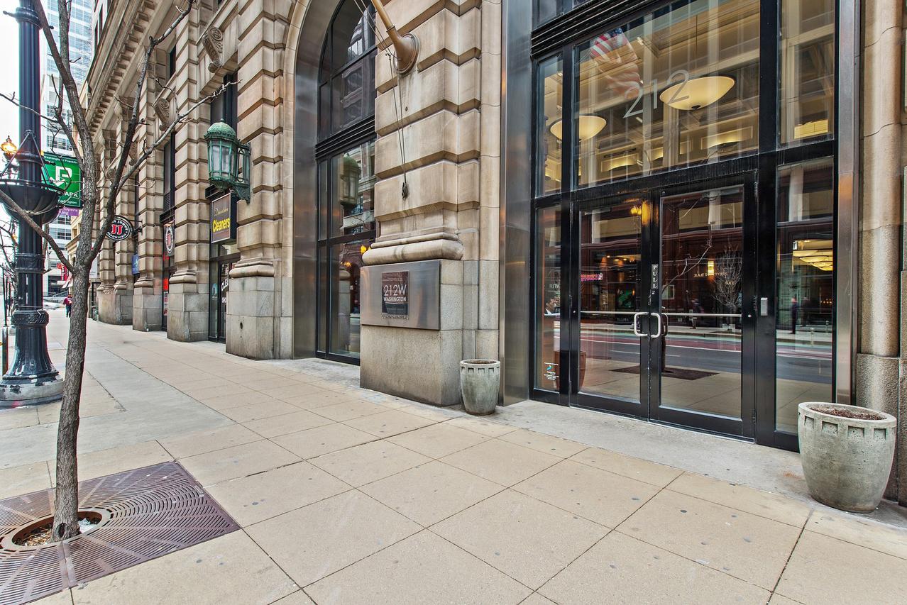 212 W Washington St. #1709, Chicago, IL 60606