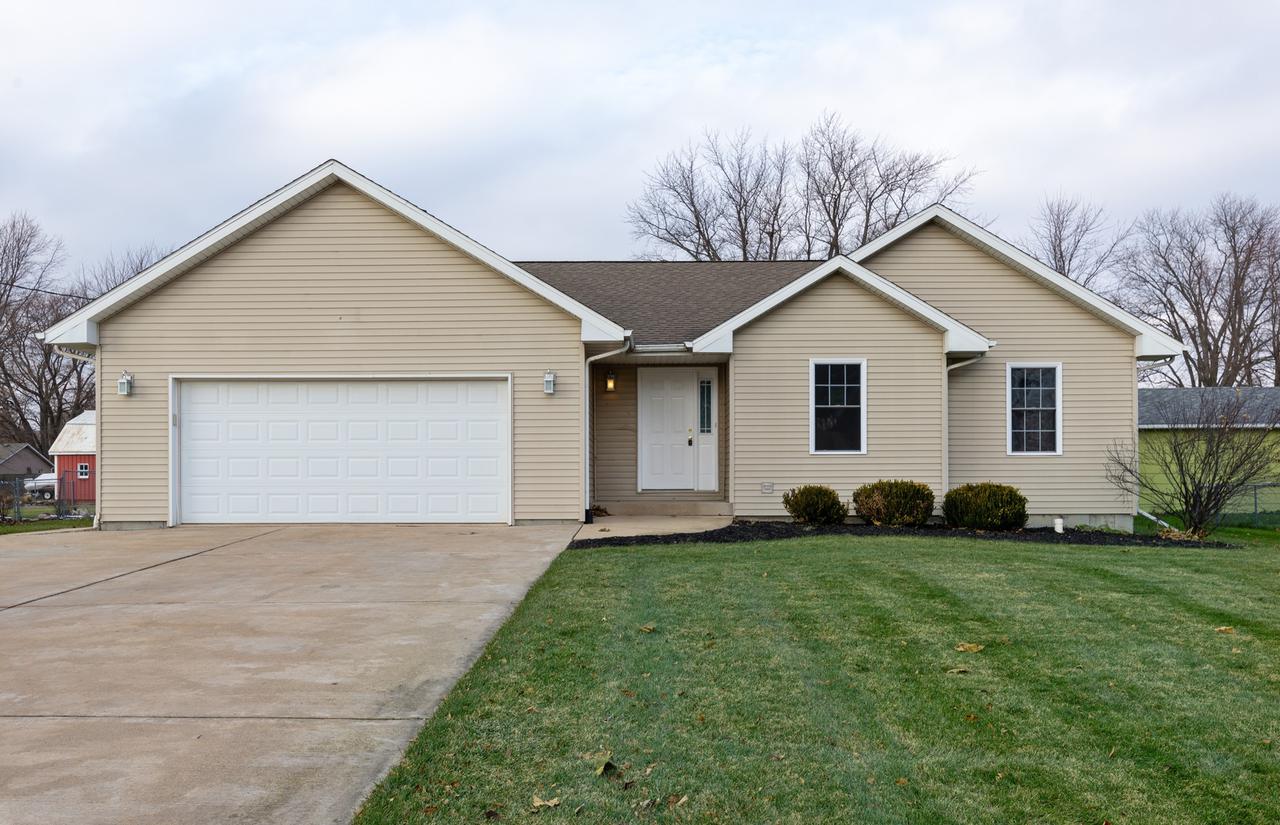 102 South St., Monroe Center, IL 61052