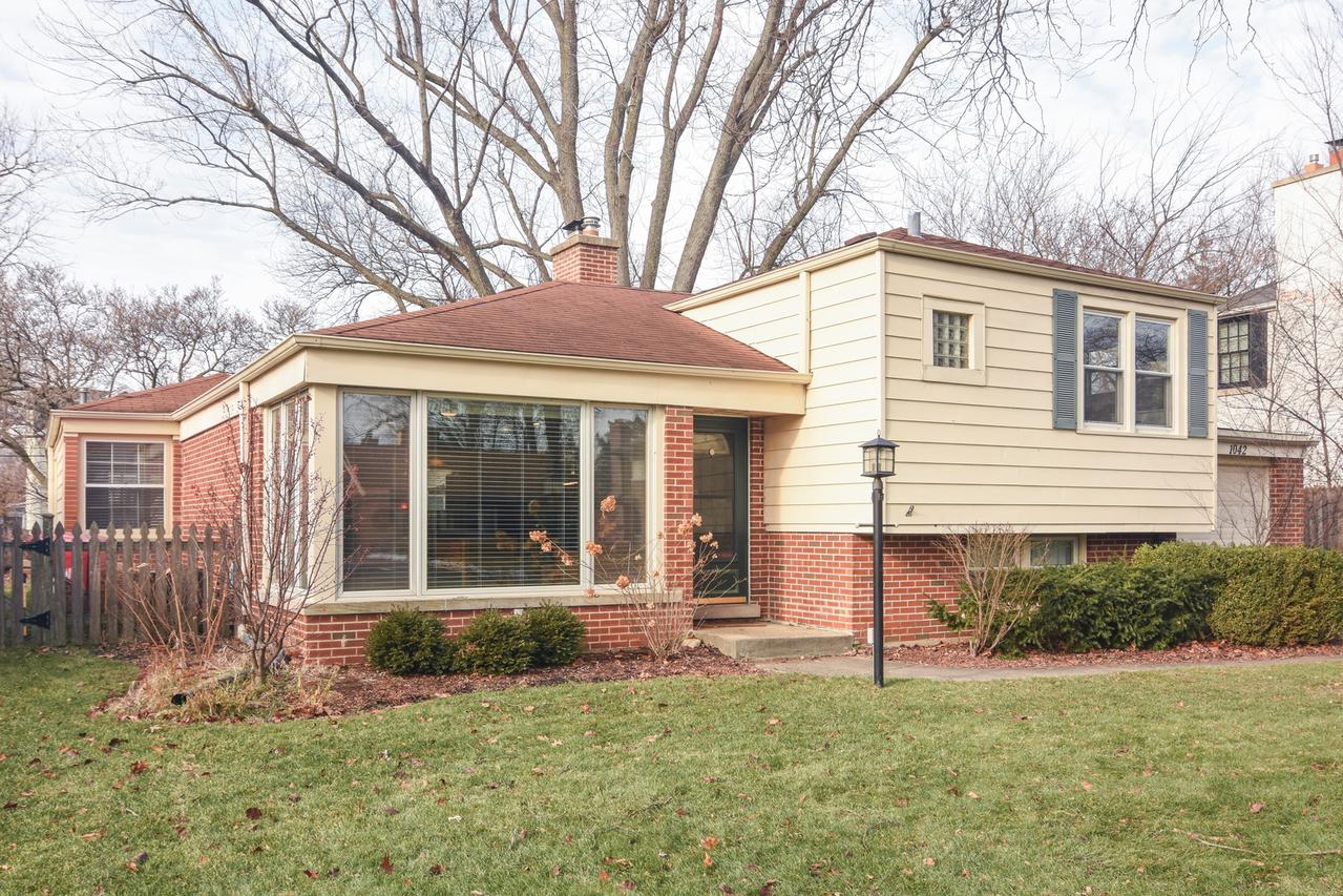 1042 Butternut Ln., Northbrook, IL 60062