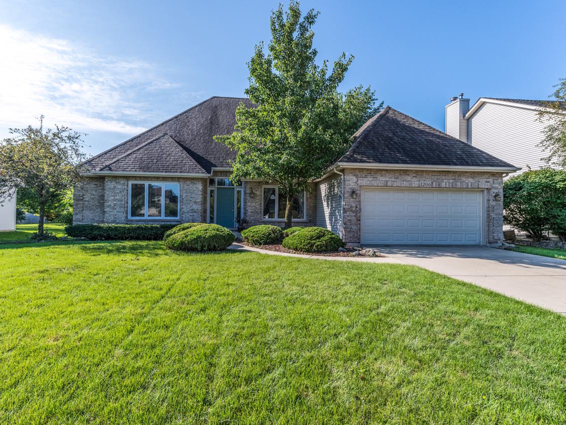 1206 Shoreline Dr., Aurora, IL 60504