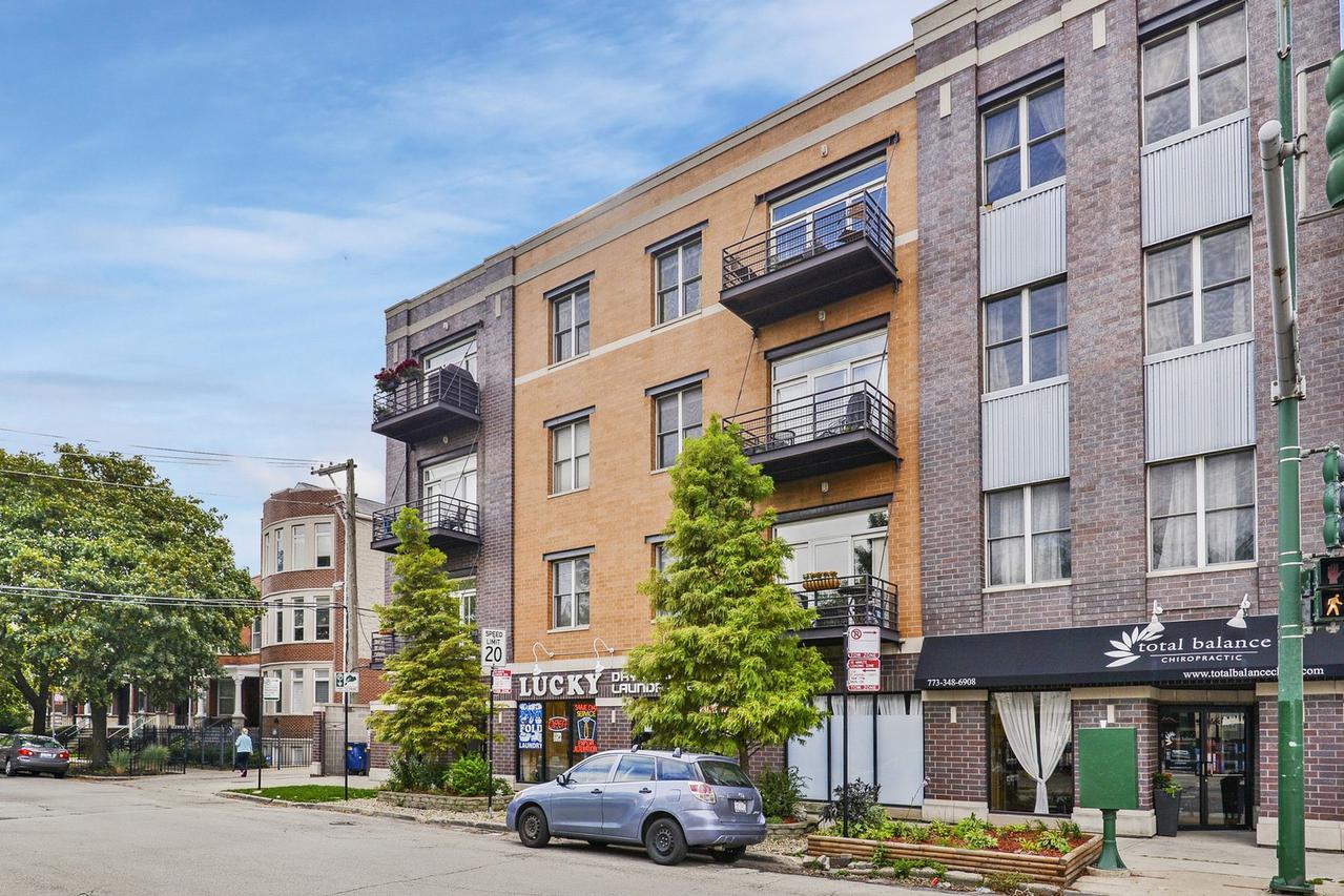 1555 W School St. #2B, Chicago, IL 60657