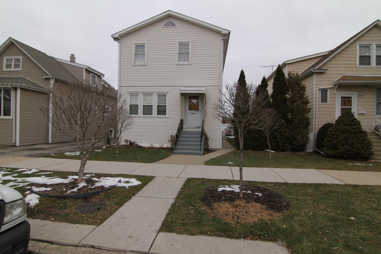 5828 W Eddy St., Chicago, IL 60634