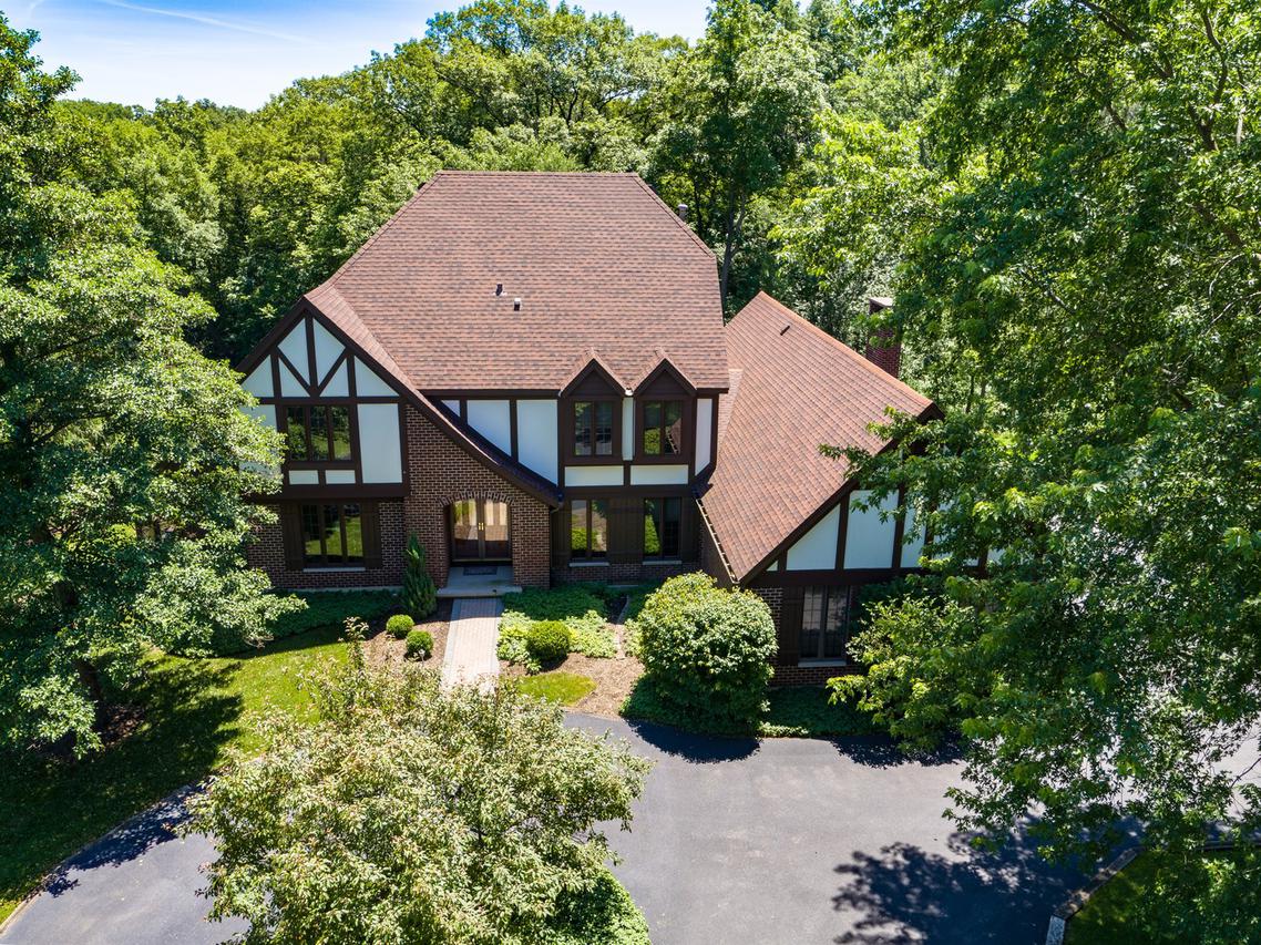 145 Deer Grove Ln., Barrington, IL 60010