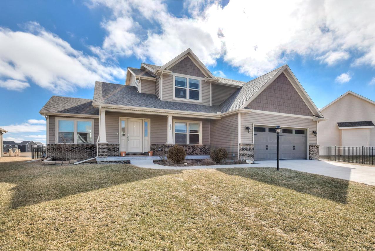 103 Summerbrook Dr., Savoy, IL 61874