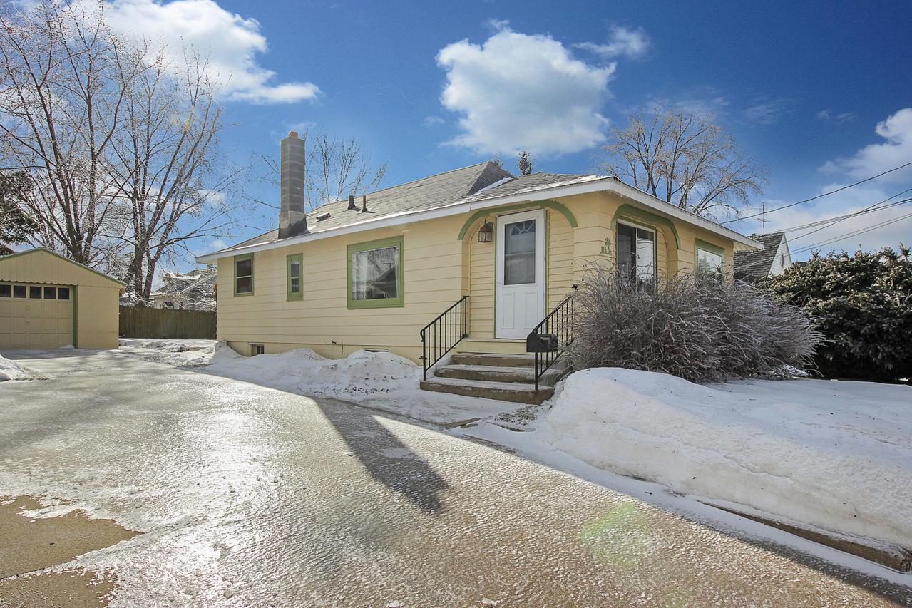 813 W Jefferson Dr., Freeport, IL 61032