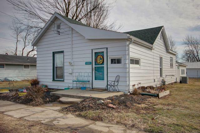 108 E Center St., Fairmount, IL 61841