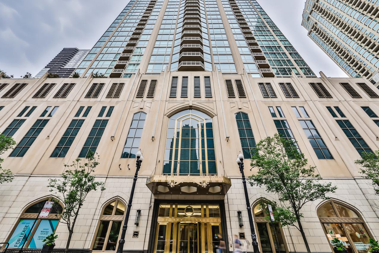 21 E Huron St. #1803, Chicago, IL 60611