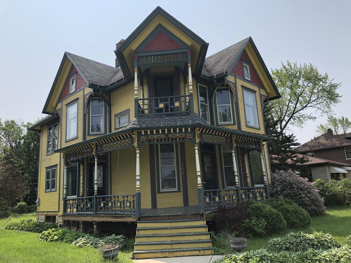 304 S 4th St., Dekalb, IL 60115