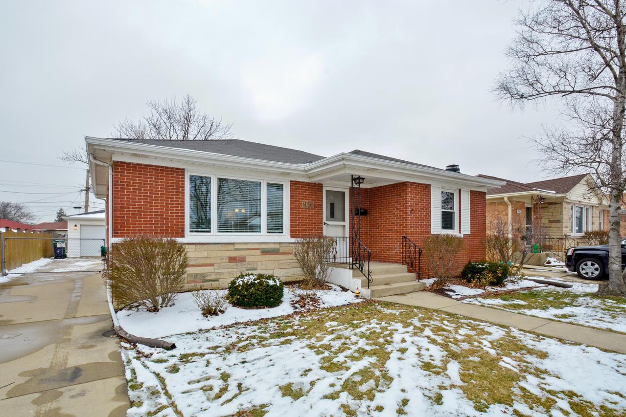 1930 Burns Ave., Westchester, IL 60154