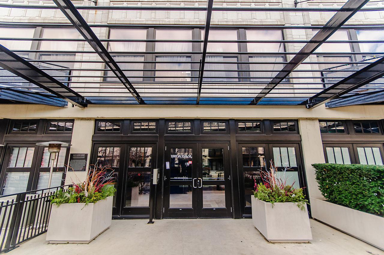 1001 W 15th St. #221, Chicago, IL 60608
