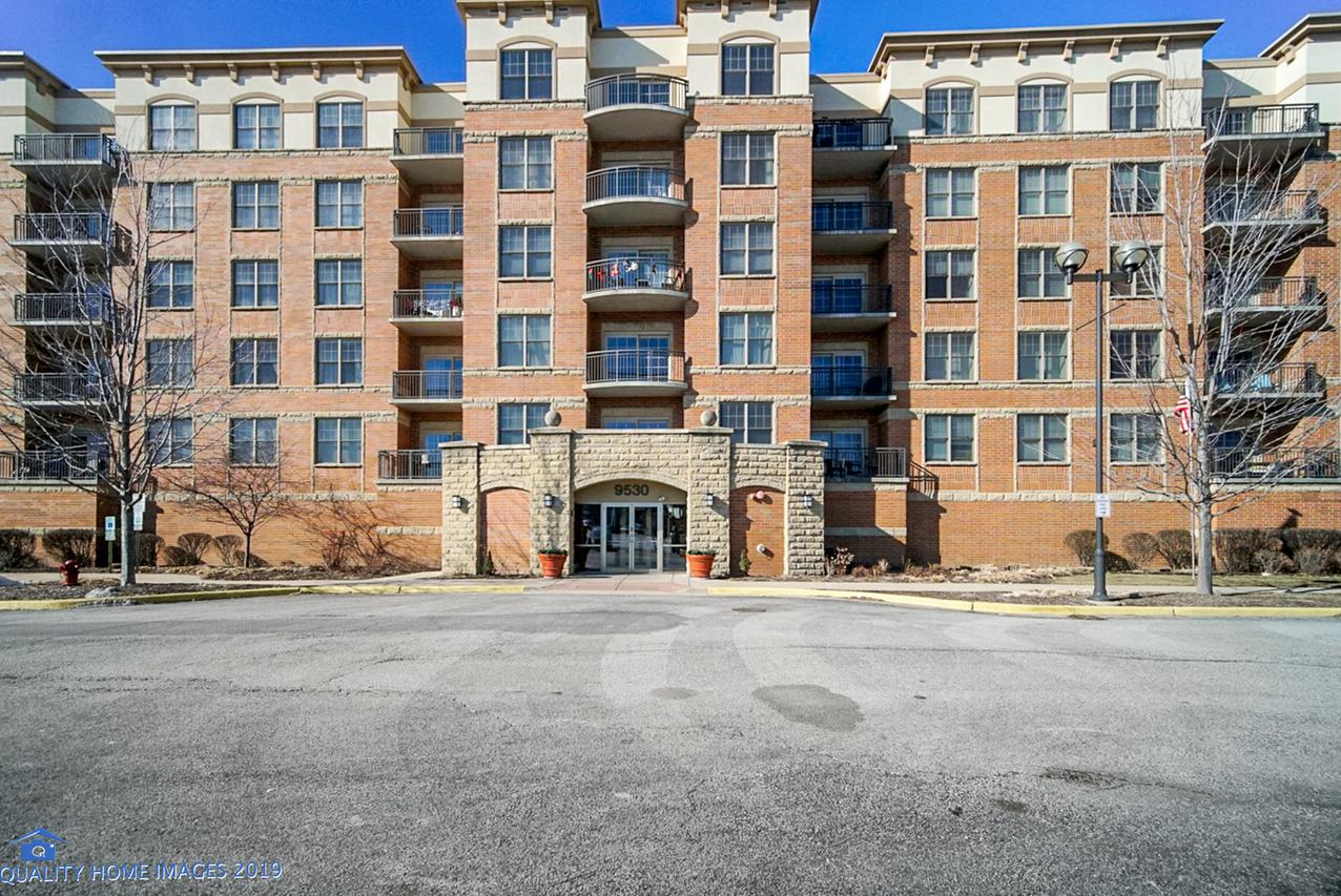 9530 Cook Ave. #608, Oak Lawn, IL 60453