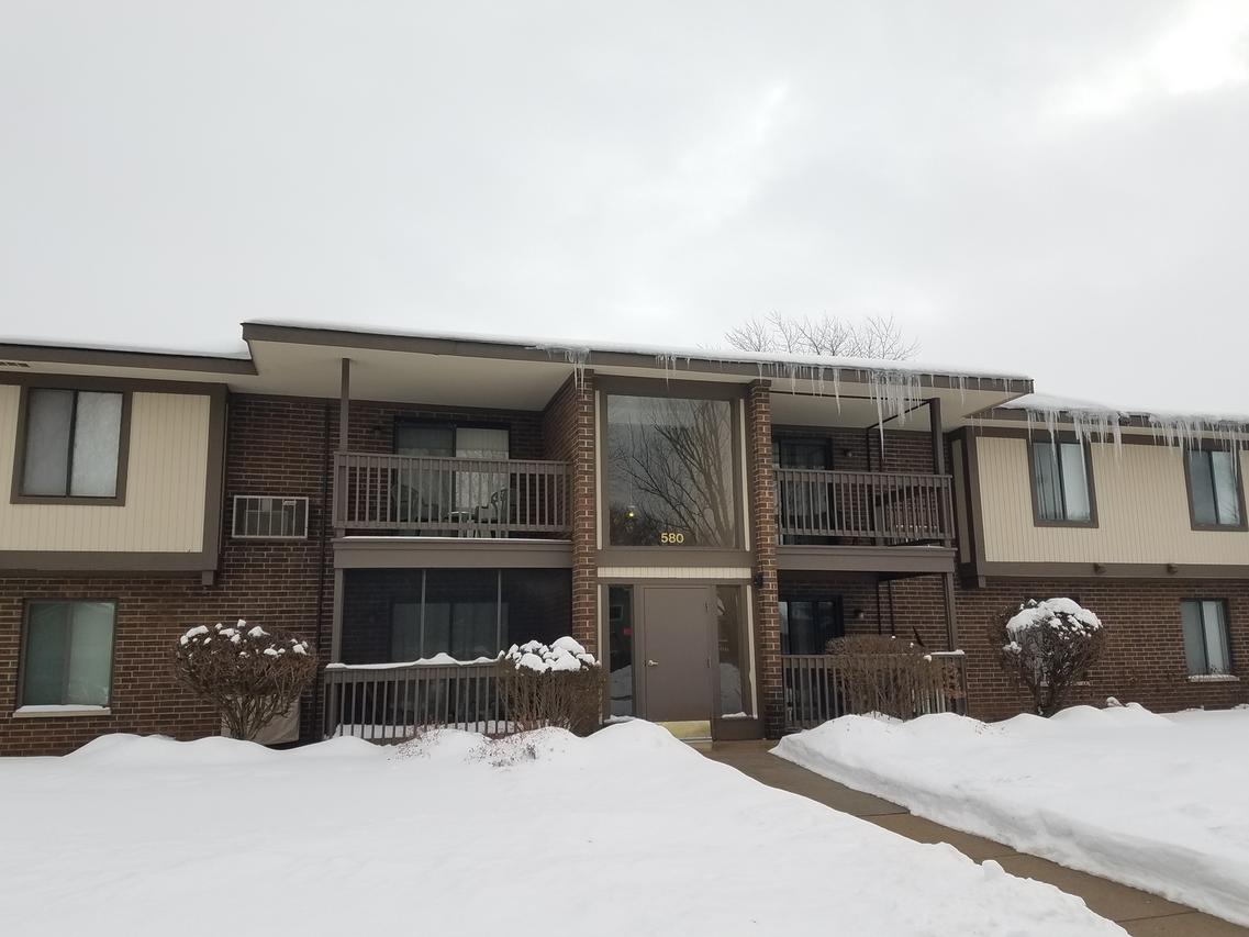580 Somerset Ln. #3, Crystal Lake, IL 60014