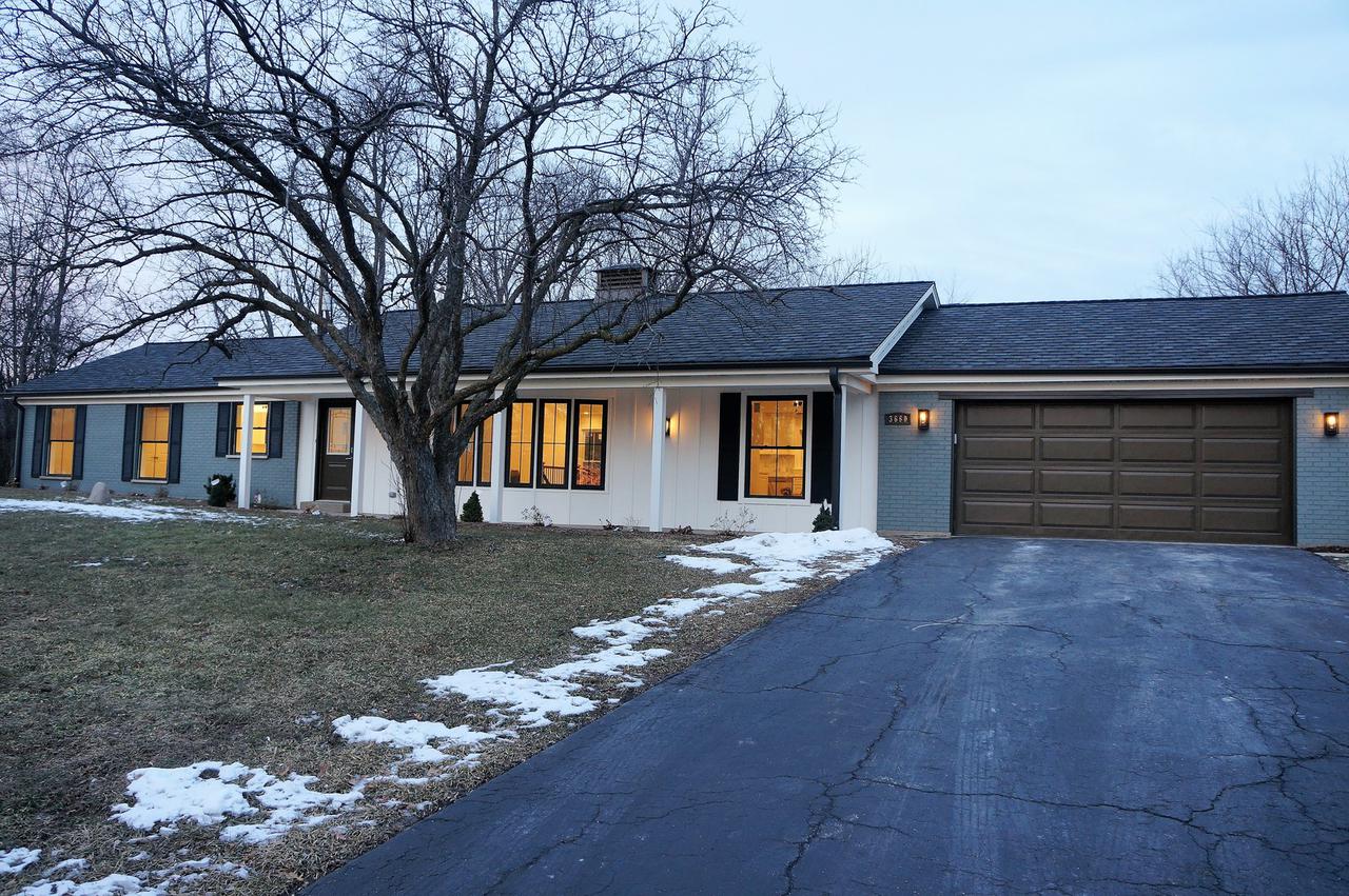3660 Whirlaway Dr., Northbrook, IL 60062