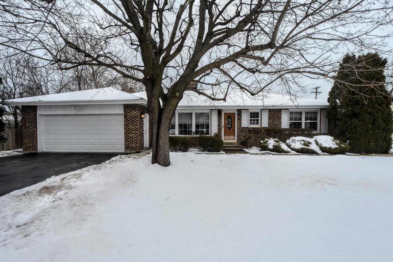 761 Blackburn St., Gurnee, IL 60031