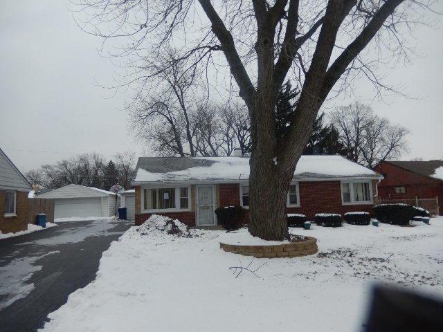 4909 Paxton Rd., Oak Lawn, IL 60453