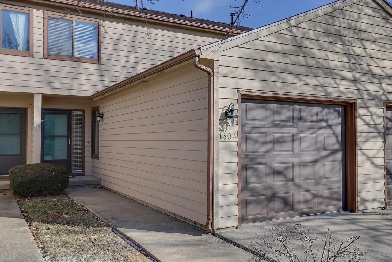 1304 Lancaster Dr., Champaign, IL 61821