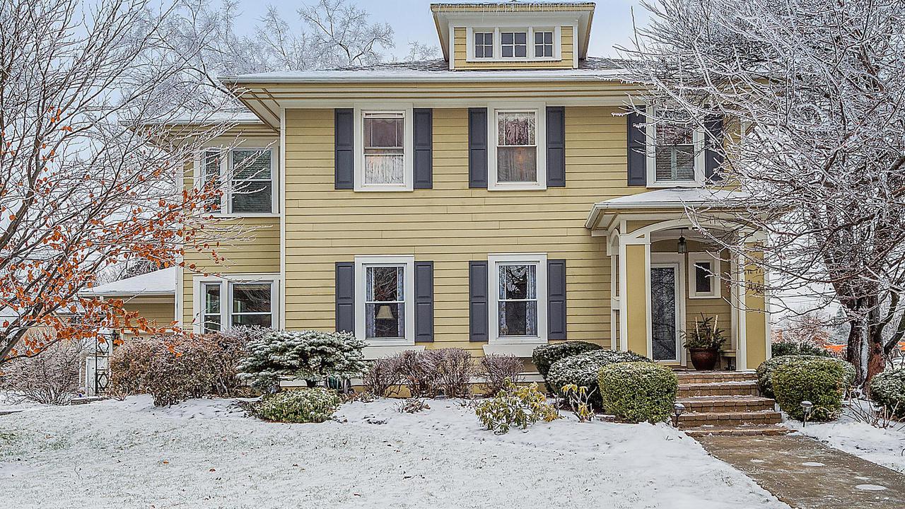 100 Sunset Ave., La Grange, IL 60525