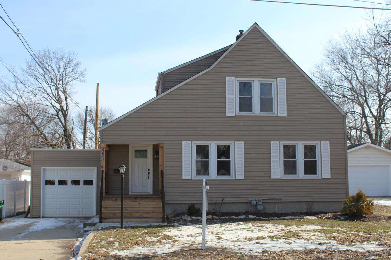 742 Chambers St., Ottawa, IL 61350
