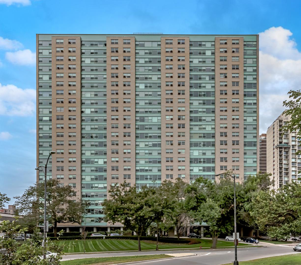 3180 N Lake Shore Dr. #12B, Chicago, IL 60657