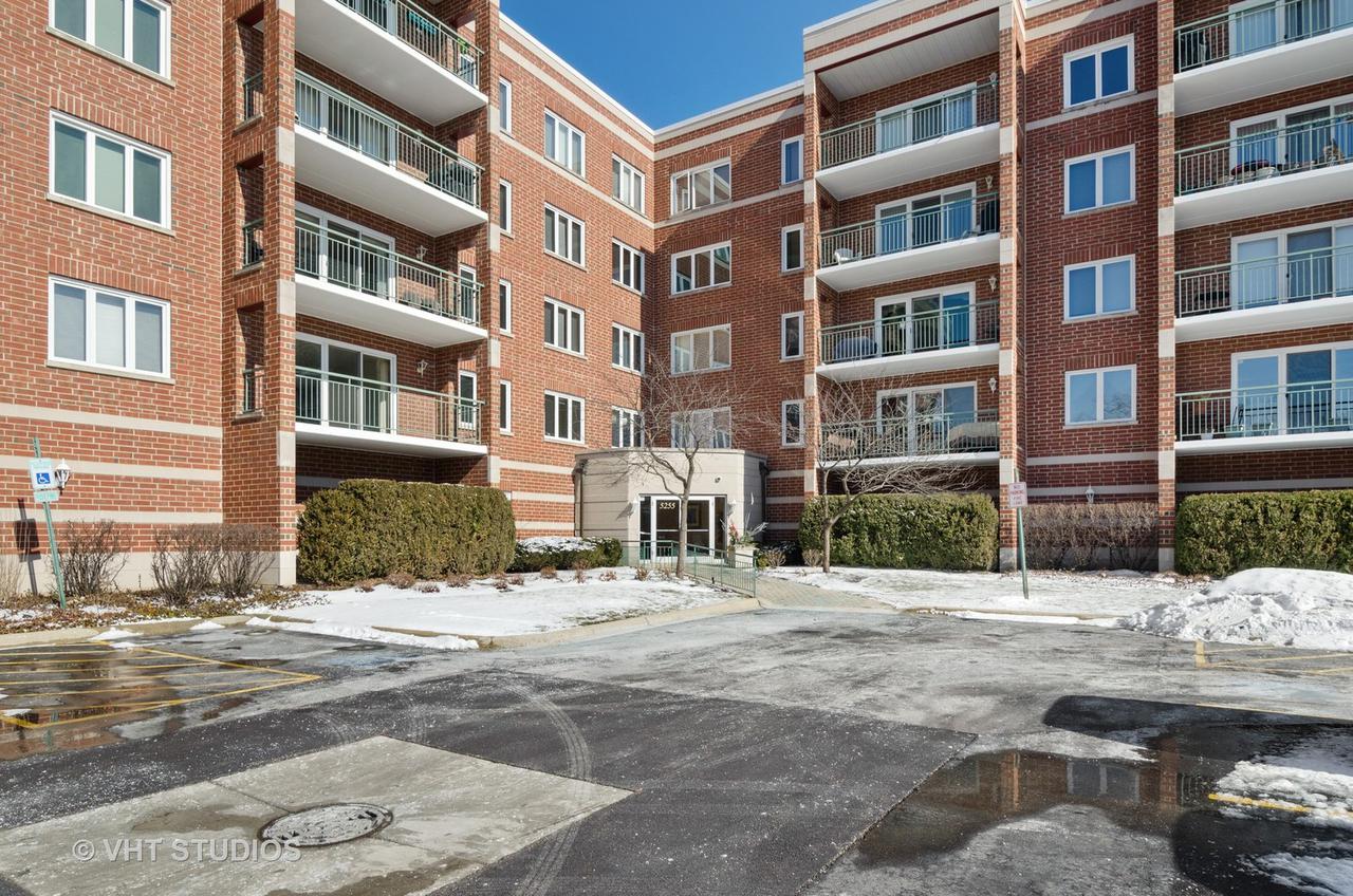 5255 N Riversedge Ter. #510, Chicago, IL 60630