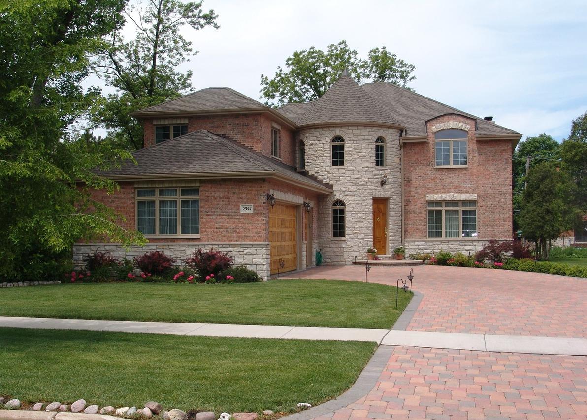 2344 Dewes St., Glenview, IL 60025