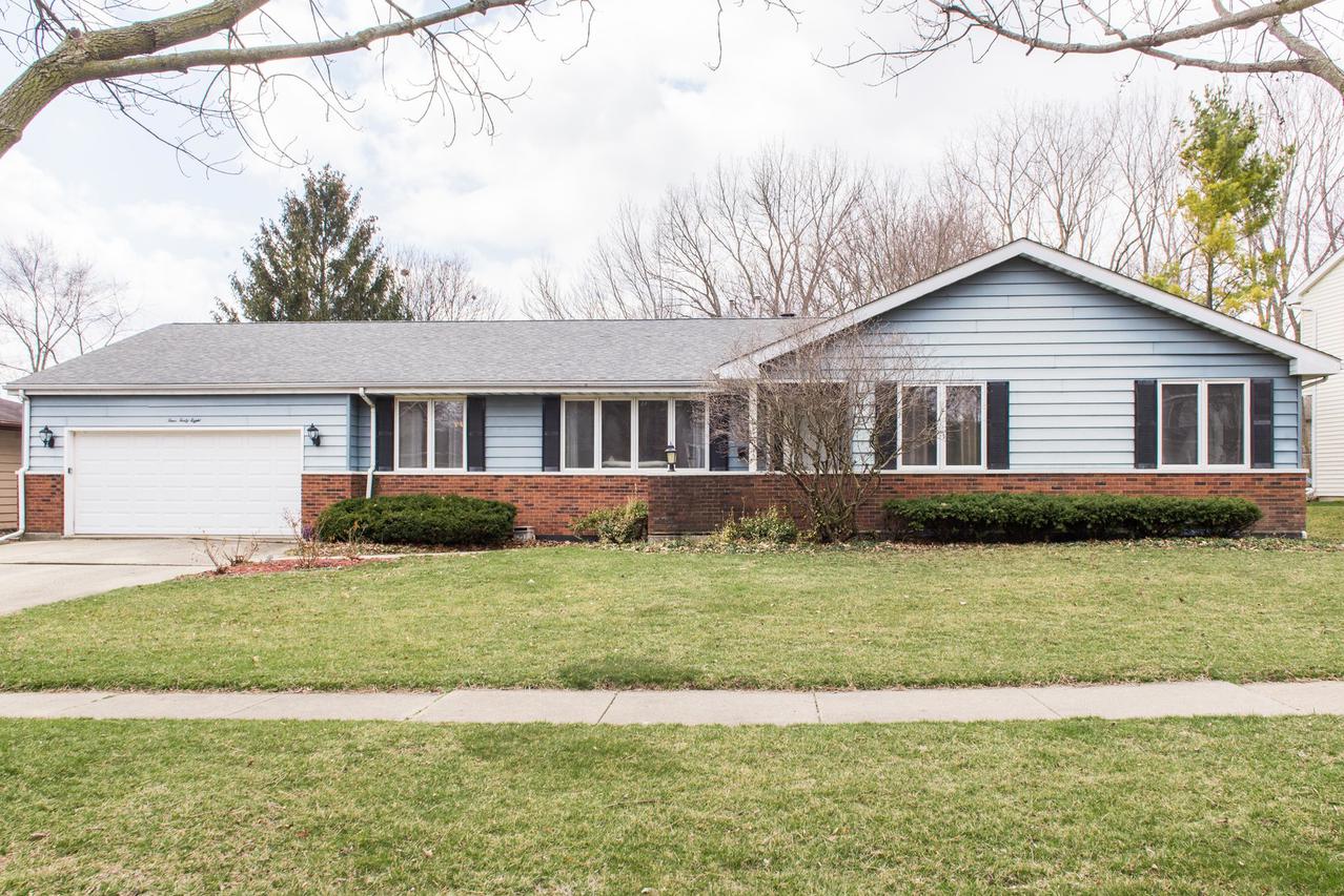448 W Hillcrest Dr., Dekalb, IL 60115