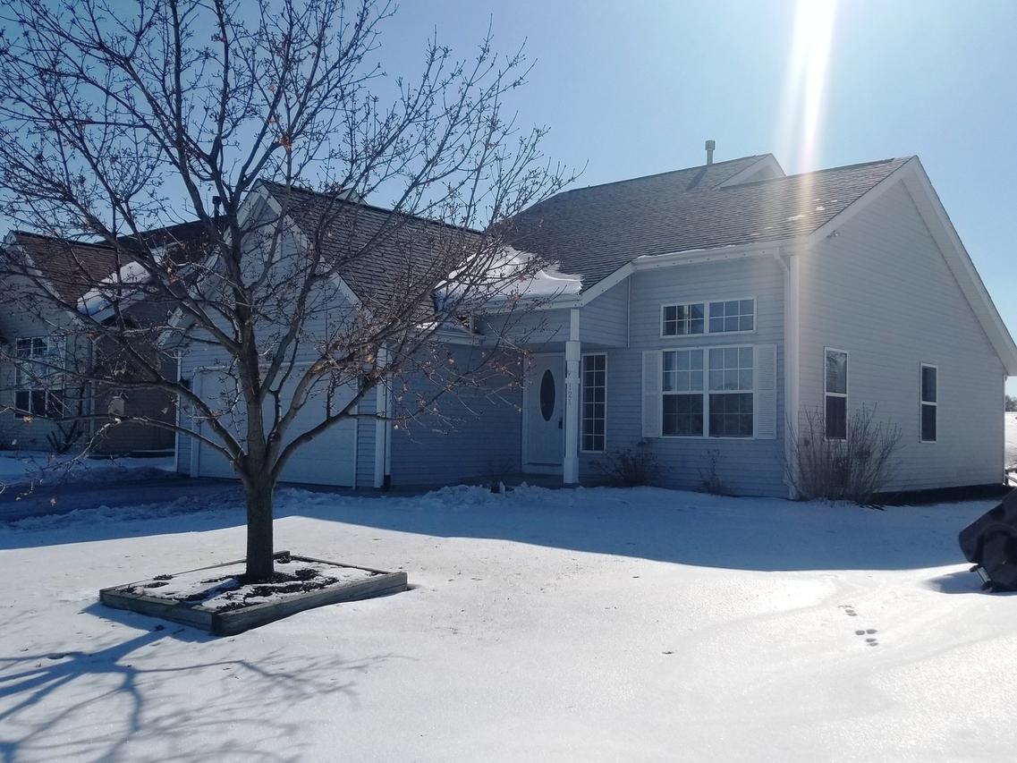 121 Propeller Ln., Machesney Park, IL 61115