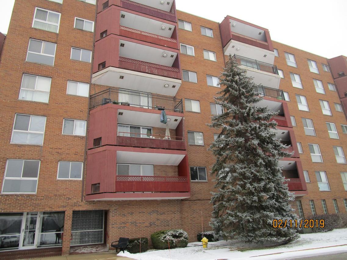 200 Park Ave. #617, Calumet City, IL 60409