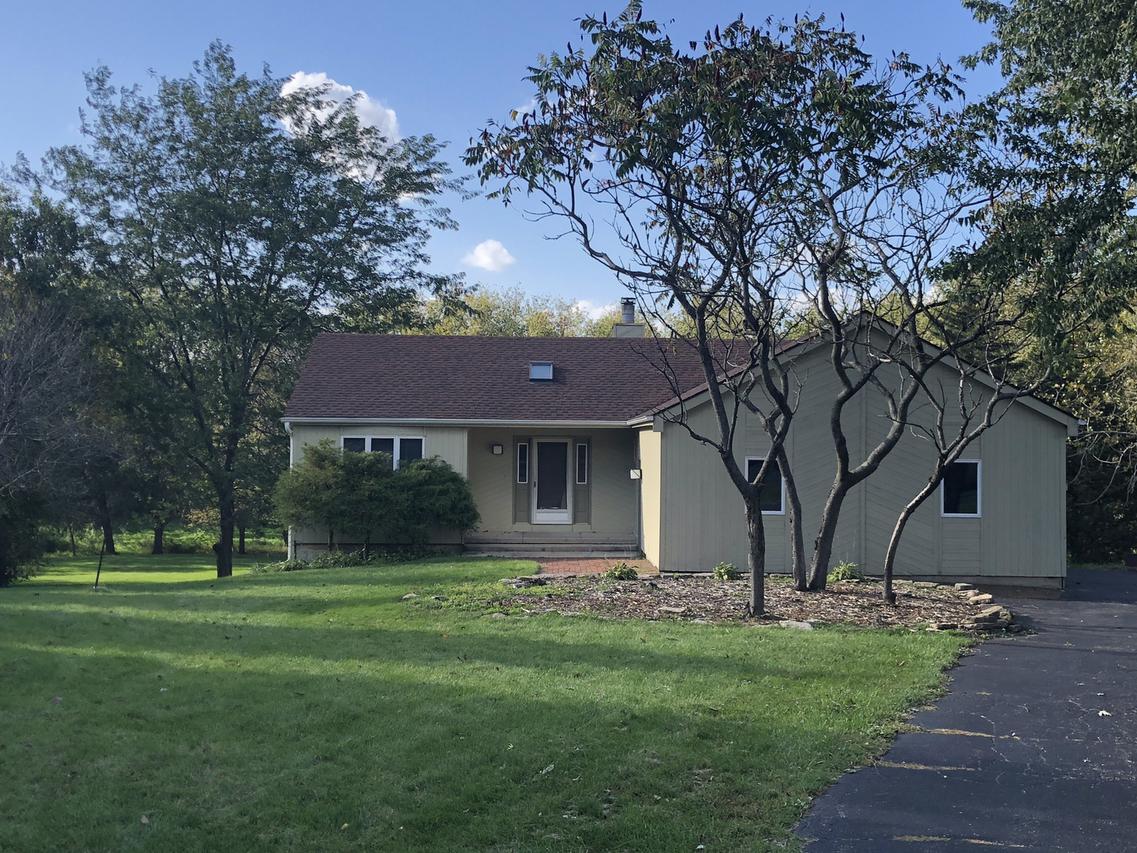 15N645 Red Leaf Rd., Hampshire, IL 60140