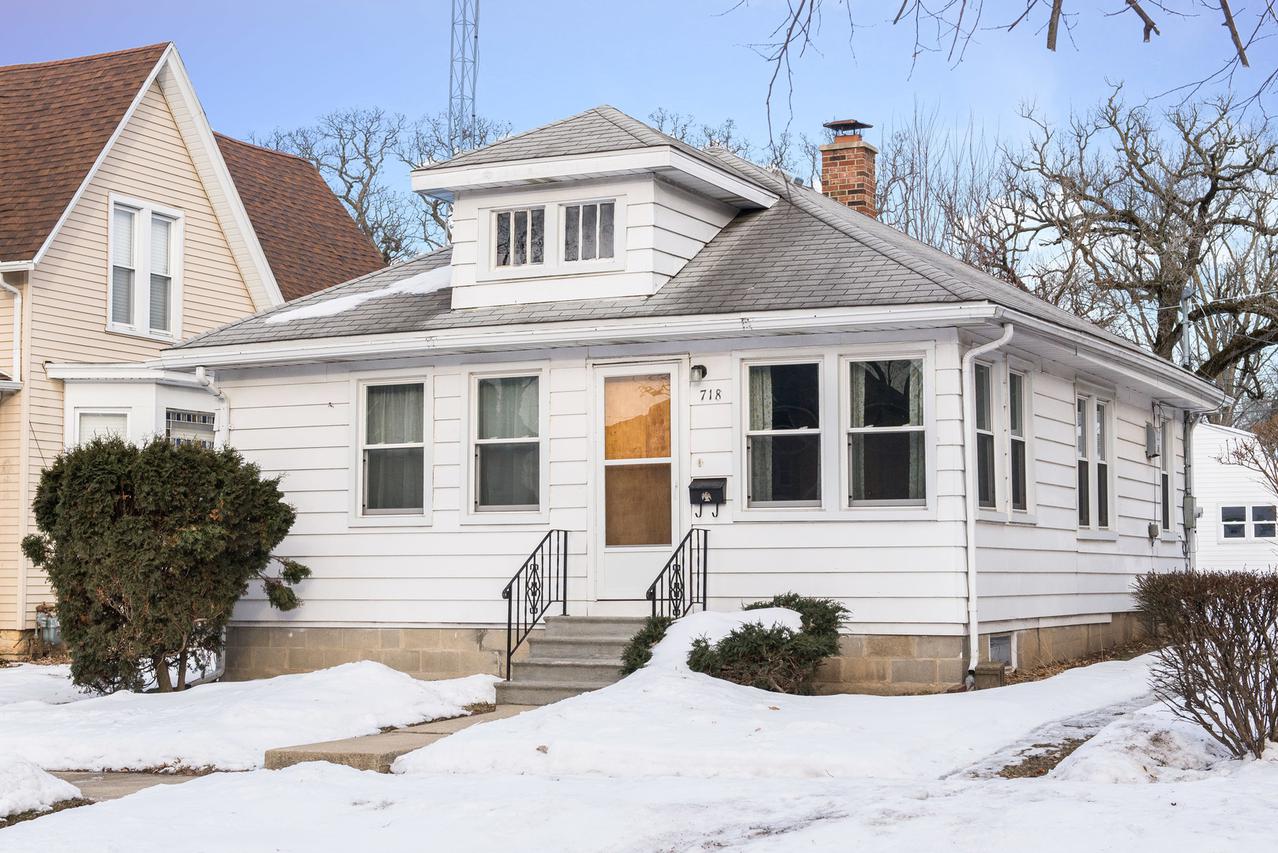 718 Ellwood Ave., Dekalb, IL 60115
